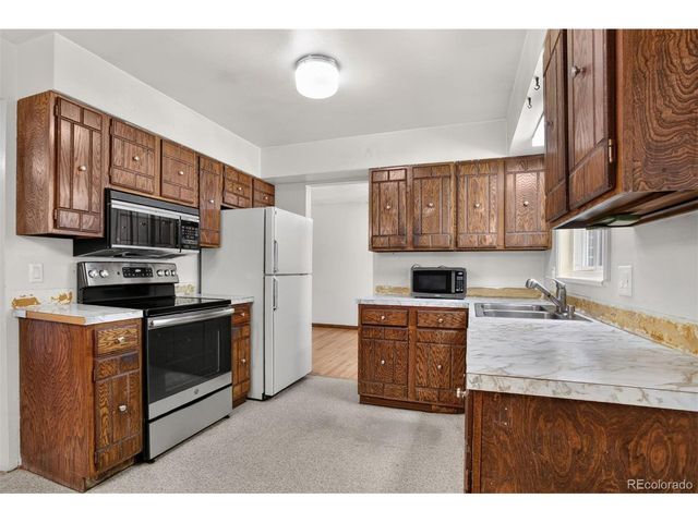 2885 S Teller St, Denver, CO 80227