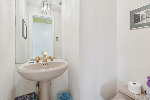 10 Sarah Drive, Dix Hills, NY 11746