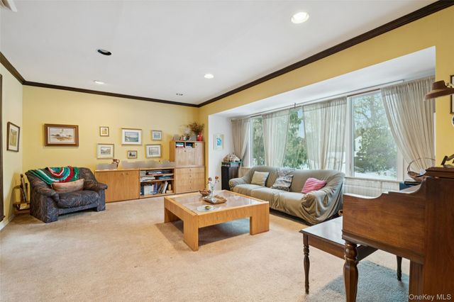 10 Sarah Drive, Dix Hills, NY 11746