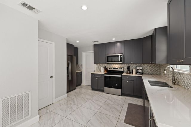 2114 Briargreen Drive, Houston, TX 77077
