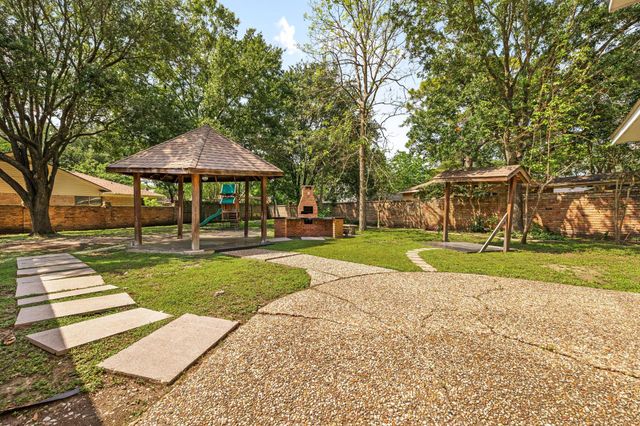 2114 Briargreen Drive, Houston, TX 77077