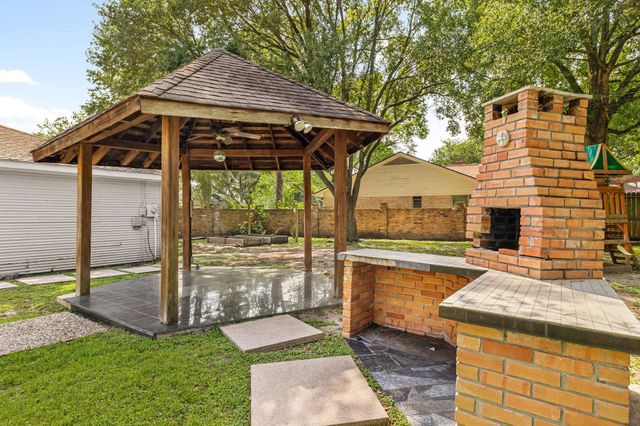 2114 Briargreen Drive, Houston, TX 77077