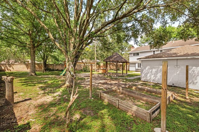 2114 Briargreen Drive, Houston, TX 77077