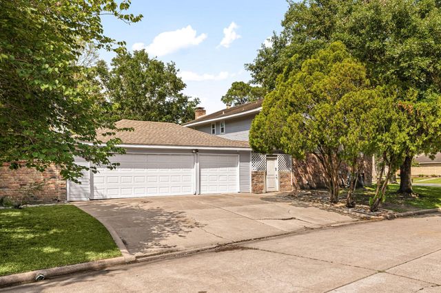2114 Briargreen Drive, Houston, TX 77077
