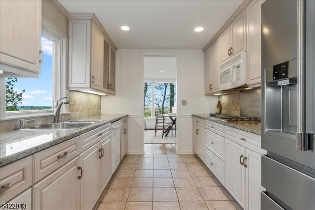 206 Highland Ave, Montclair Twp., NJ 07043