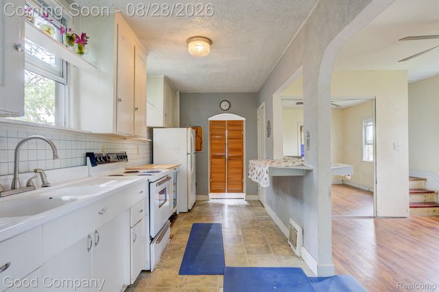 29700 Riverside Bay Court, Harrison Charter Township, MI 48045