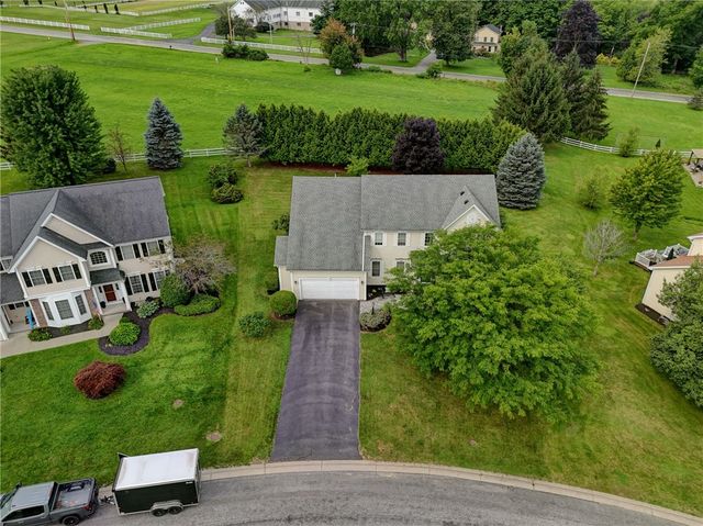 3 Post Side Lane, Pittsford, NY 14534