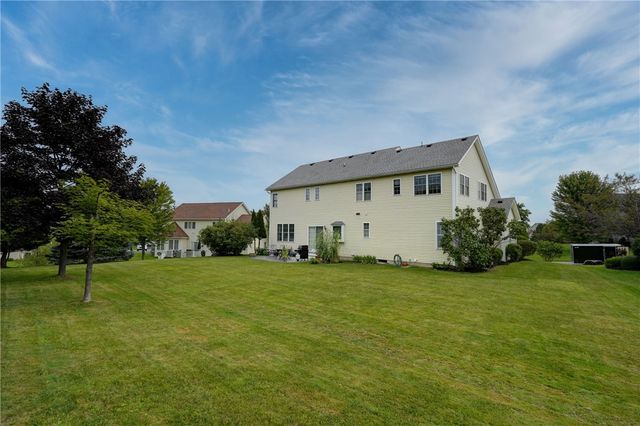 3 Post Side Lane, Pittsford, NY 14534