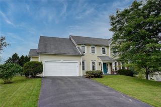 3 Post Side Lane, Pittsford, NY 14534