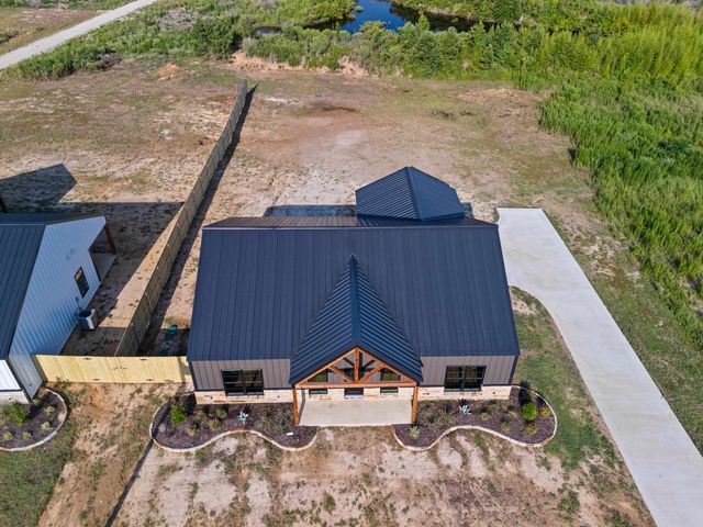 625 CR 310, De Berry, TX 75639