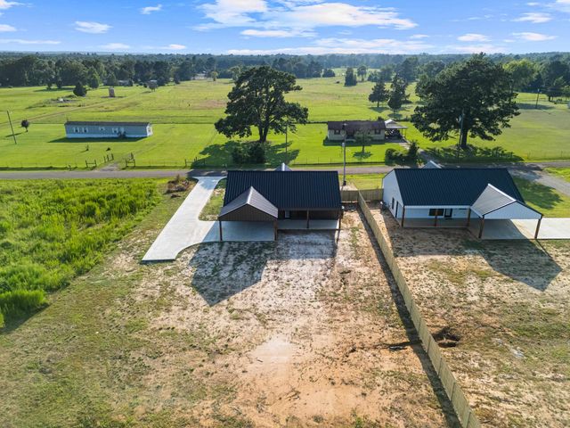 625 CR 310, De Berry, TX 75639