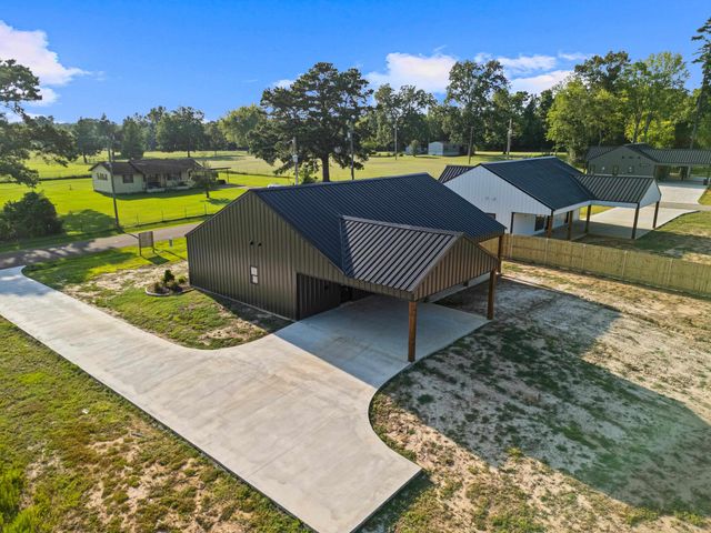 625 CR 310, De Berry, TX 75639