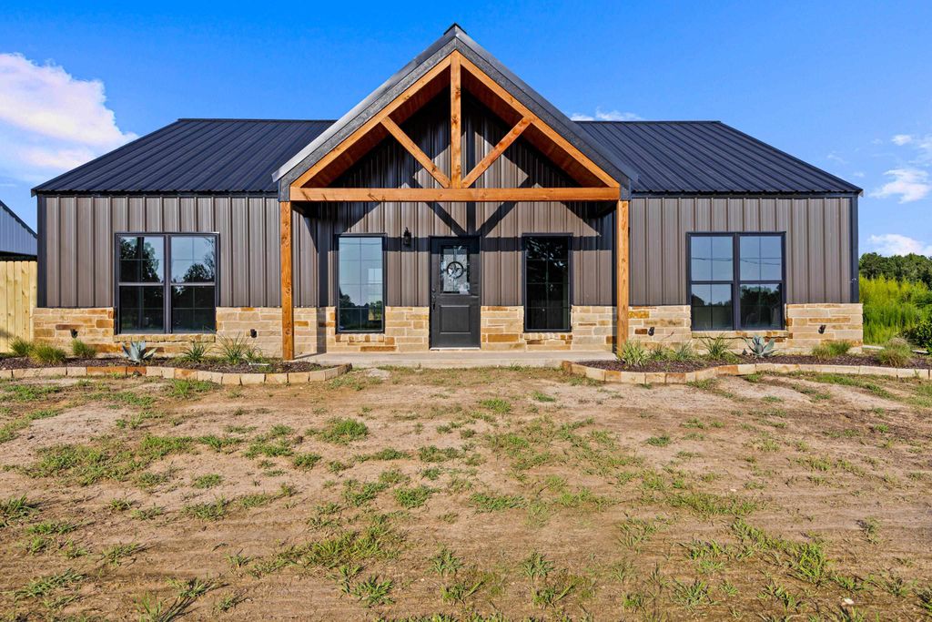 625 CR 310, De Berry, TX 75639
