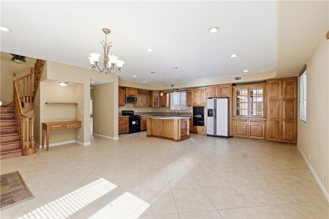 6958 Amigo, Reseda, CA 91335