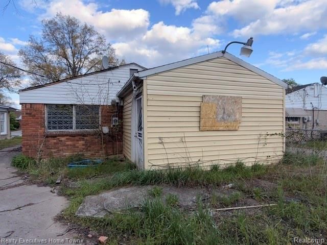 20005 Griggs Street, Detroit, MI 48221