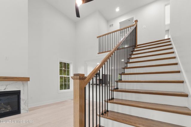 6702 Shirley Ave, Prospect, KY 40059