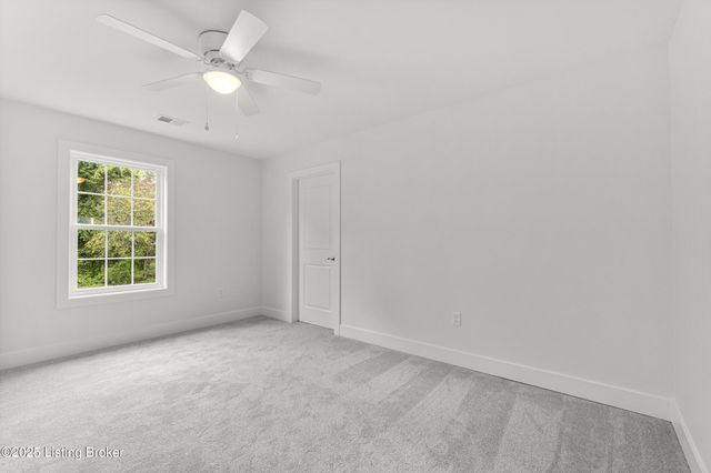 6702 Shirley Ave, Prospect, KY 40059