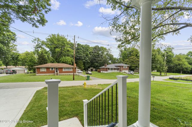 6702 Shirley Ave, Prospect, KY 40059