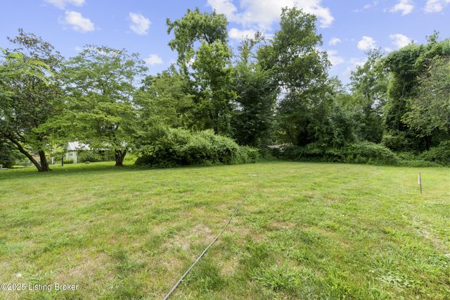 6702 Shirley Ave, Prospect, KY 40059