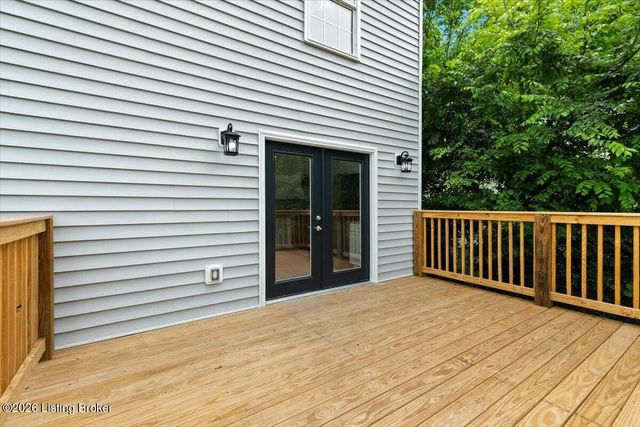 6702 Shirley Ave, Prospect, KY 40059