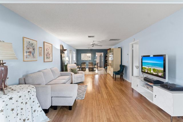 249 Cardinal Lane, Delray Beach, FL 33445