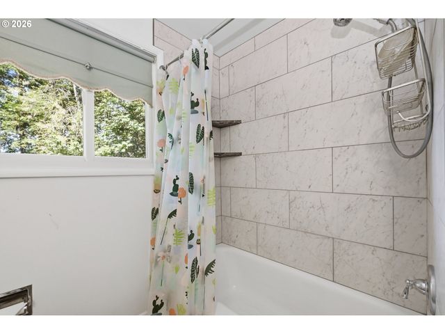 1522 RUSSET Dr, Eugene, OR 97401