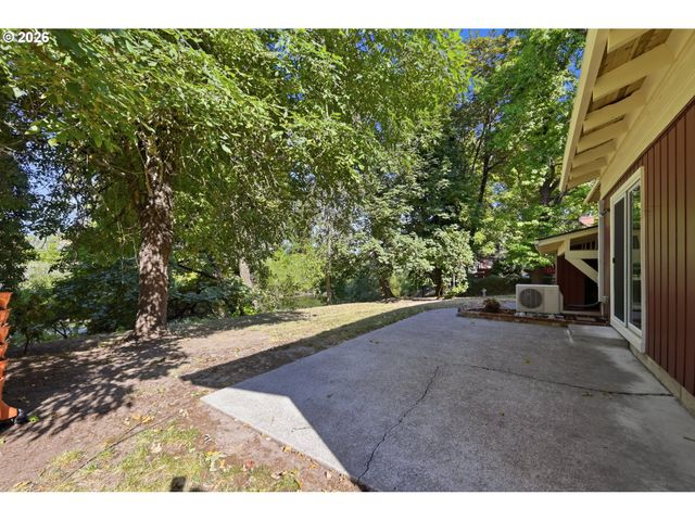 1522 RUSSET Dr, Eugene, OR 97401