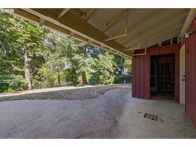 1522 RUSSET Dr, Eugene, OR 97401
