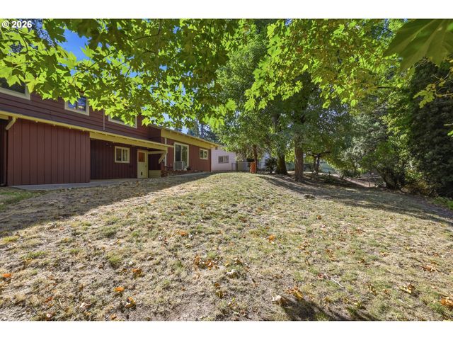 1522 RUSSET Dr, Eugene, OR 97401