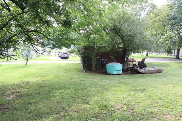 326 Isacks Street, Lecompton, KS 66050