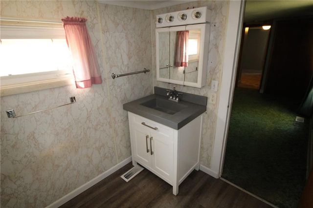 326 Isacks Street, Lecompton, KS 66050