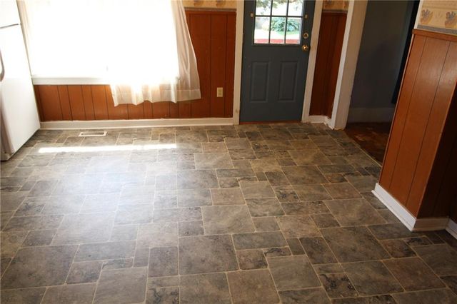 326 Isacks Street, Lecompton, KS 66050