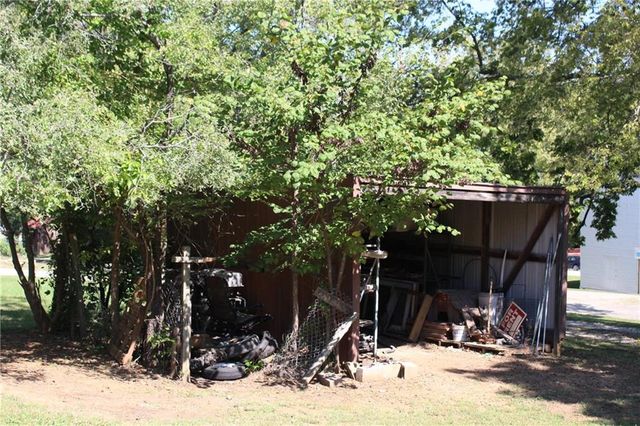 326 Isacks Street, Lecompton, KS 66050