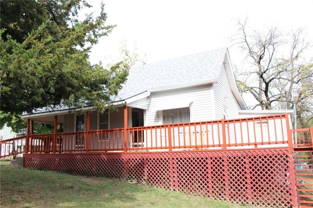 326 Isacks Street, Lecompton, KS 66050