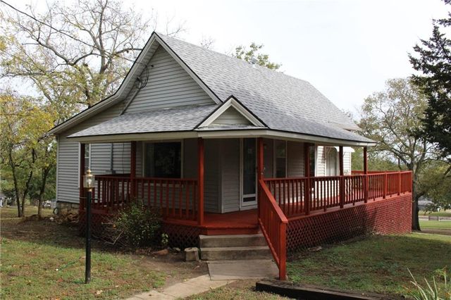 326 Isacks Street, Lecompton, KS 66050