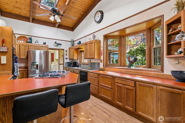2207 S 304th Street, Federal Way, WA 98003
