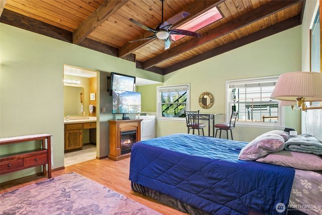 2207 S 304th Street, Federal Way, WA 98003