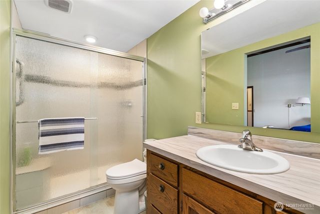 2207 S 304th Street, Federal Way, WA 98003