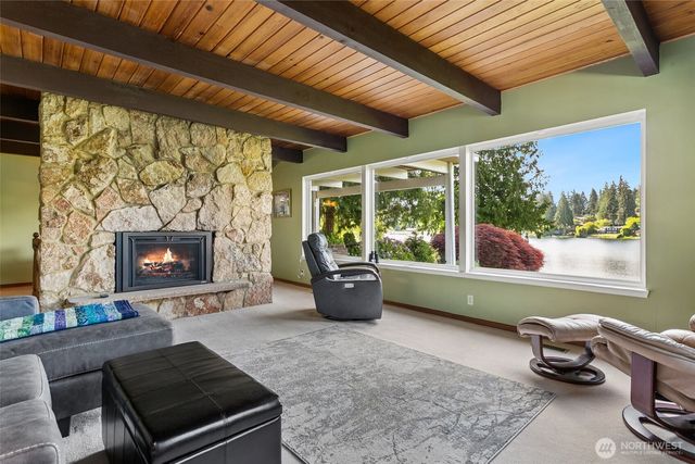 2207 S 304th Street, Federal Way, WA 98003
