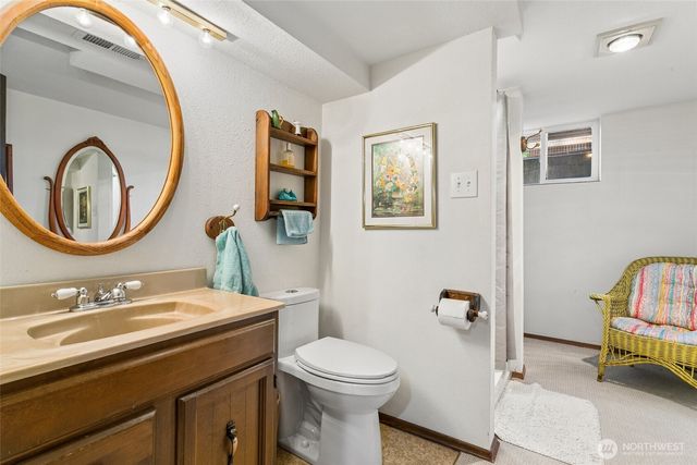 2207 S 304th Street, Federal Way, WA 98003