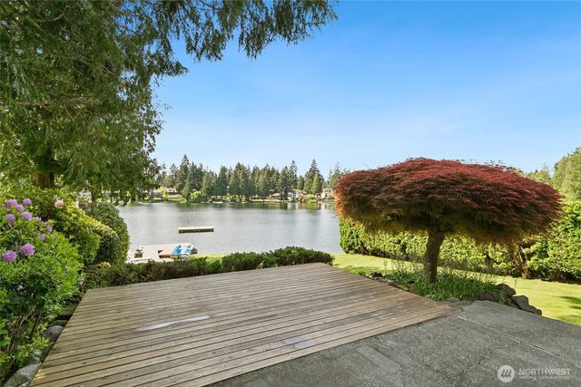 2207 S 304th Street, Federal Way, WA 98003