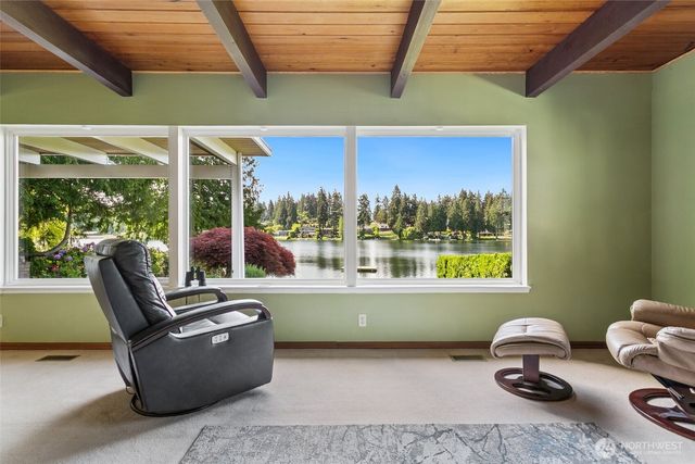 2207 S 304th Street, Federal Way, WA 98003