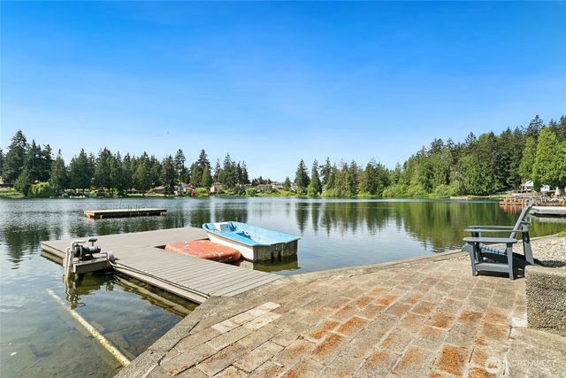 2207 S 304th Street, Federal Way, WA 98003