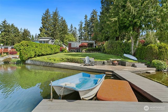 2207 S 304th Street, Federal Way, WA 98003