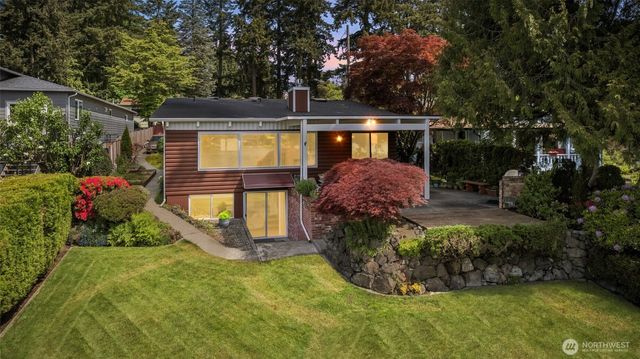 2207 S 304th Street, Federal Way, WA 98003