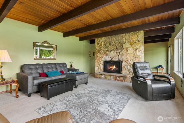 2207 S 304th Street, Federal Way, WA 98003