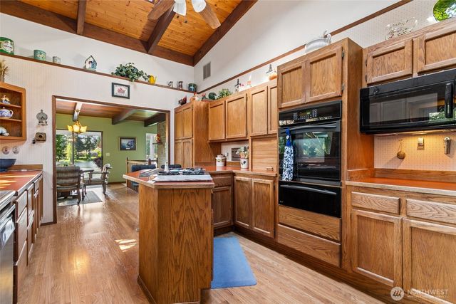 2207 S 304th Street, Federal Way, WA 98003