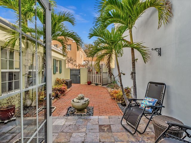 5883 Michaux Street, Boca Raton, FL 33433