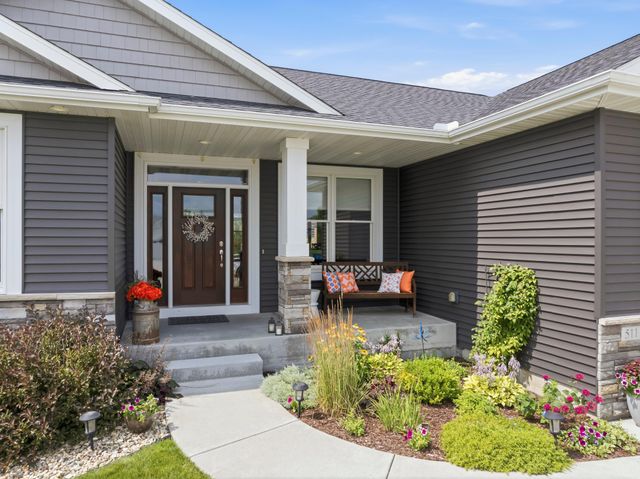 511 21st Place NE, Kasson, MN 55944