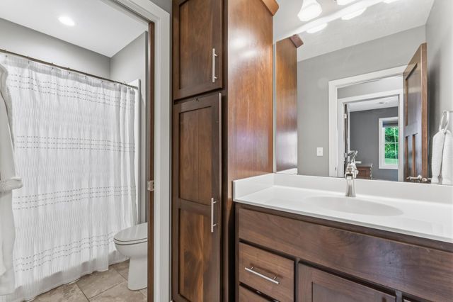 511 21st Place NE, Kasson, MN 55944